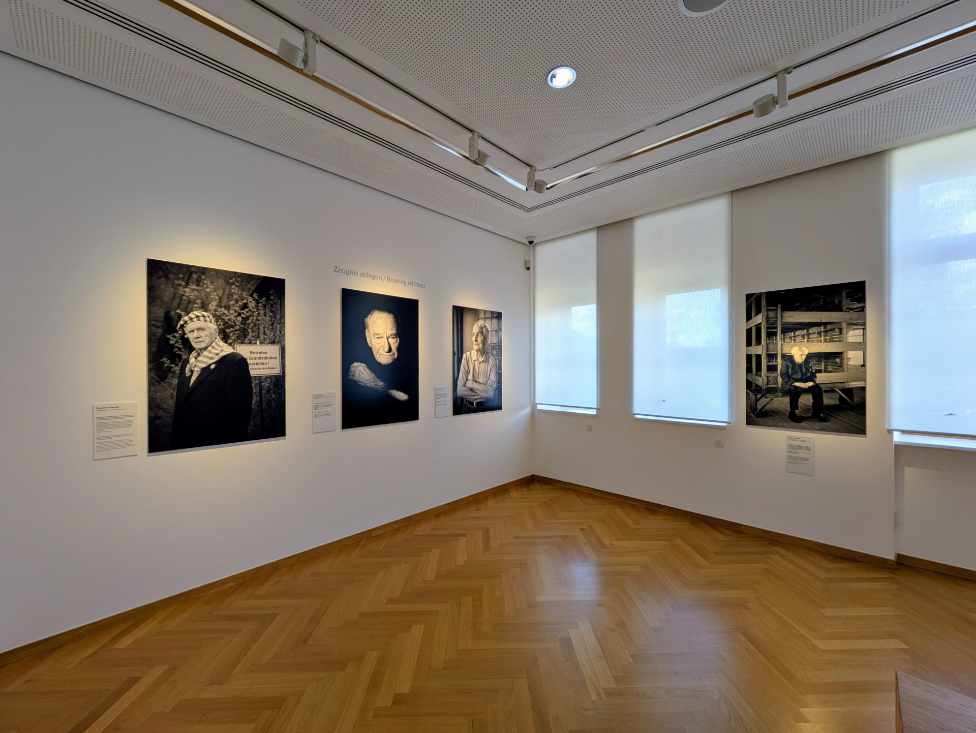 Blick in die Ausstellung "KZ überlebt" Blick in die Ausstellung "KZ überlebt"