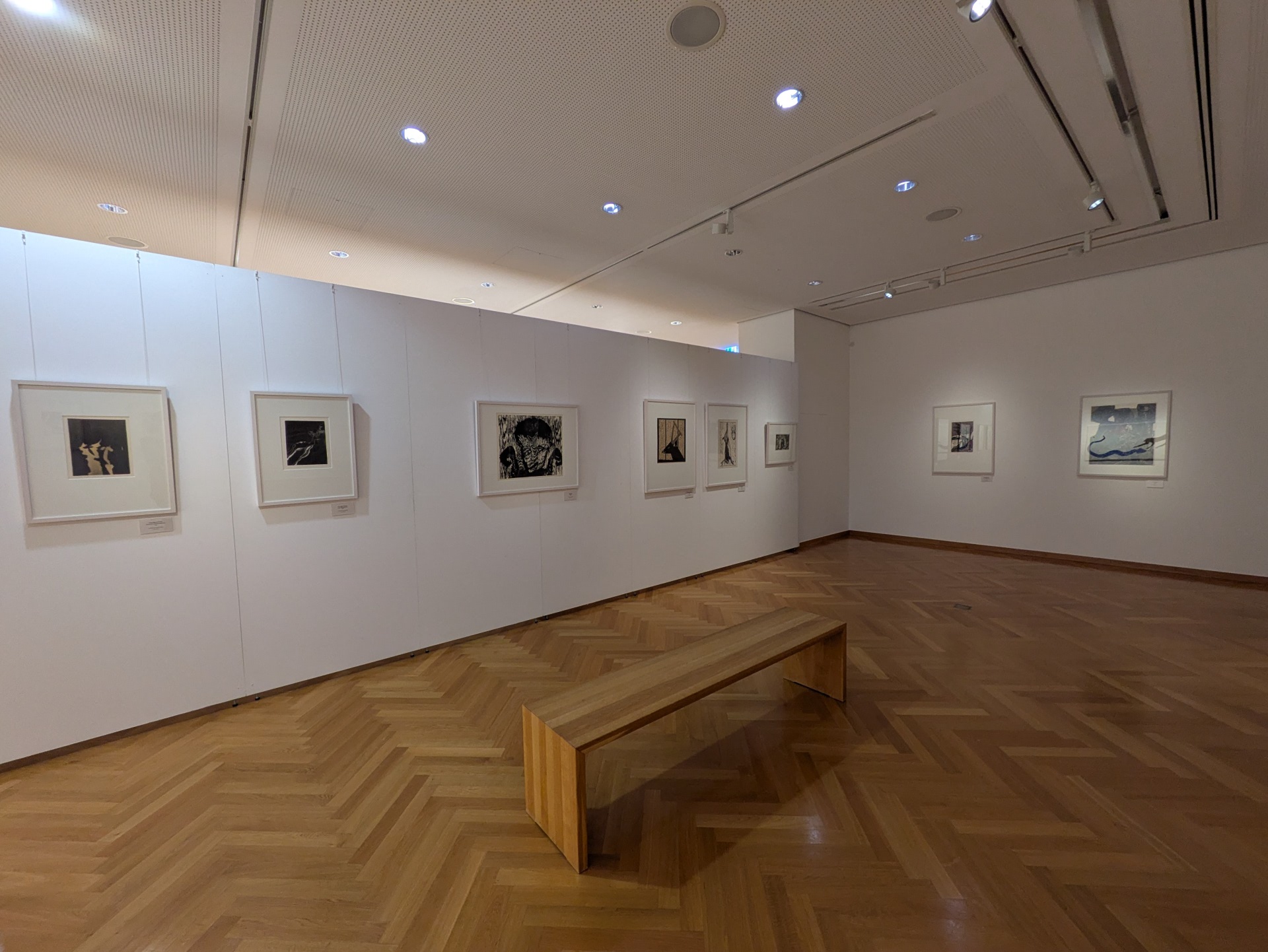 Blick in die Ausstellung "Tierlegenden" im Forum ALTE POST