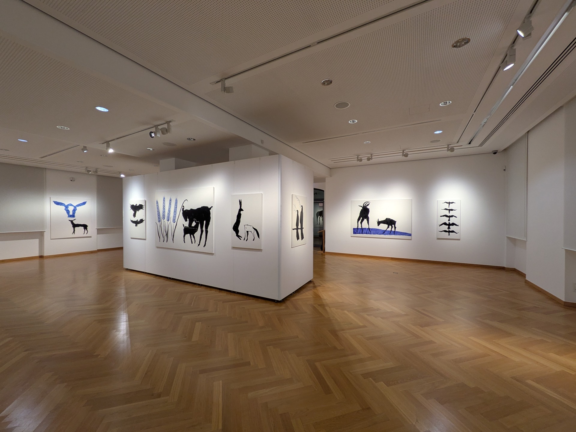 Blick in die Ausstellung "Tierlegenden" im Forum ALTE POST