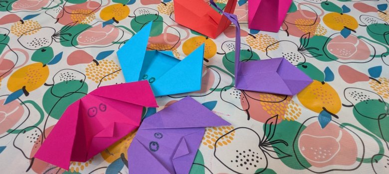 Gefaltete Origami-Tiere entstanden beim Ferientag in der Alten Post