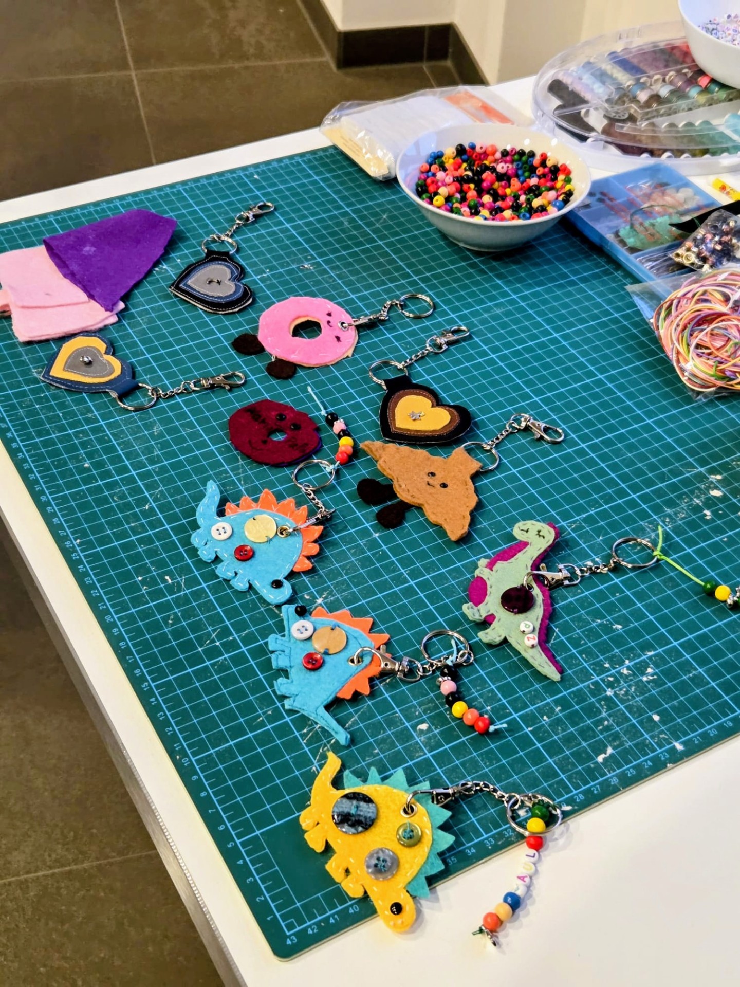 Genähte Schlüsselanhänger bei Workshop im Forum ALTE POST Genähte Schlüsselanhänger bei Workshop im Forum ALTE POST