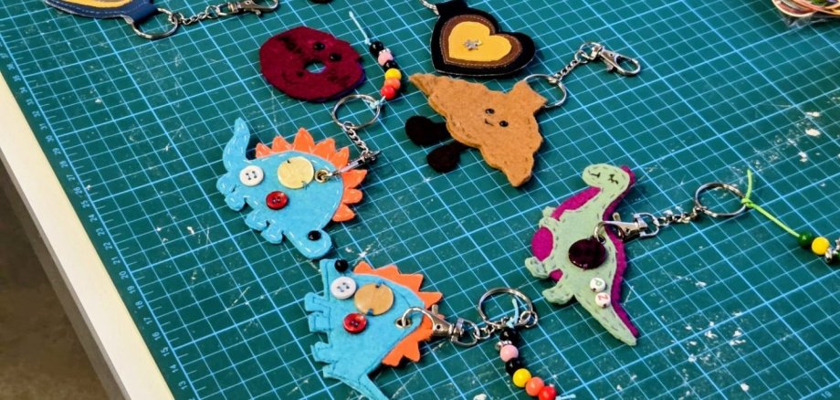 Genähte Schlüsselanhänger bei Workshop im Forum ALTE POST